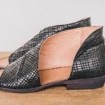 Free People  cut out leather sandals flats Photo 0