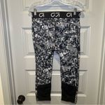 Gap Fit Grey/White Print Pull On Tight Leggings size M Photo 4