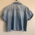 Good American  Blue/Chambray The Boxy Denim Cropped Shirt. Size 2 Photo 4