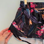 Lululemon Hotty Hot Low-Rise Lined Short 2.5"
Veiled Floral Photo 4