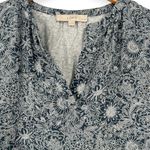 Loft  M Short Flutter Sleeve Top Blouse V Neck Floral Blue Photo 3
