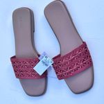 Old Navy Women's Ginger Spice Slip On Crafted Sandals With Flower Design Sz 8 Photo 1