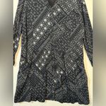 Garnet Hill Black & White Bandana Print V-Neck Drop Waist Buttoned Dress Size 12 Photo 3