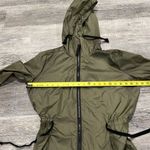 BB Dakota army green raincoat with hood pockets and multiple cinch areas S/XS Photo 8