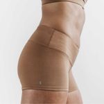 Nobull NWT Women's Matte Short 2" - Small - Toffee Brown Photo 1