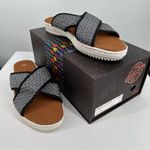 Bernie Mev Avon Woven Sandals in Pewter size 39/US 8 Silver Photo 0