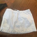 Vineyard Vines  blue and white skirt NWT shell flower embroidered skirt medium Photo 5