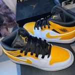 Jordan 1 Mid Photo 2