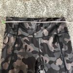 Athleta  Leggings Womens size Large Lightning Camo 7/8 Tight Pockets Active Yoga Photo 3