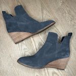 Blondo  Irving Waterproof Wedge Heeled Bootie Gray Suede Women Size 10 Photo 7