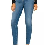 Good American  - Good Legs Skinny Jeans in Blue Photo 6