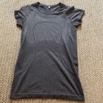 Lululemon swiftly tech size 6 Photo 0