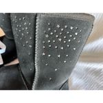 UGG Women’s 6 Black Stars Sheep Skin Fur Lined Classic Short 2 Comfy Comfy Boot Photo 8