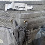 Sonoma  Goods For Life Elastic Waist; roll up tab; camouflage shorts size 14 Photo 7