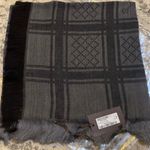 Gucci Shawl Surviee 140X140 80% wool 20% silk Scarf Photo 1