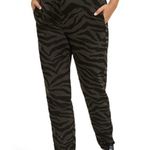 UGG New  Daniella Sweatpants Zebra Grey Black Size 1X New w/Tag Retail $98 Photo 5