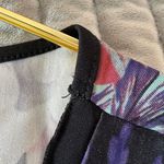 Calessa women’s size Large v Photo 9