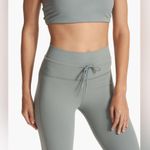 Vuori  Daily Leggings & Yosemite Bra in Fern M Photo 2
