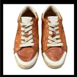Frye Women’s Leather Low Top Sneakers 6.5M Tan Brown Logo Distressed Casual Shoe Photo 4