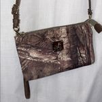REALTREE GIRL brown camouflage crossbody/wristlet handbag purse removable strap Photo 1