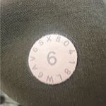 Lululemon On The Fly Crop Pants Size 6 23" Dark Olive W6AV6S EUC Travel Hiking Photo 7