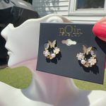 Noir stud circle white flower pearl fine paved butterfly gold tone earrings Photo 0