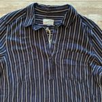 Universal Threads ✨ Universal Thread Navy Grey Striped Popover Top ✨ Photo 2