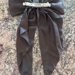 Amazon NEW! Large clip in hair bow- black Photo 1