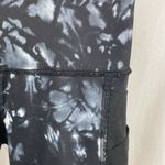 Lululemon Gray & Black Athletic Sport Criss Cross Mesh Crop Leggings Pants 4 Photo 2