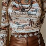 Women’s Horse Crop Top, Western Fashion Brown Photo 2
