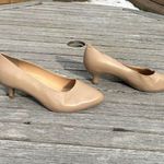 Trotters Pumps Womens 9 Nude Leather Business Career Heels‎ Comfort Soles Tan Photo 0