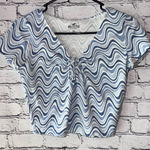 Hollister  Cropped‎ Short Sleeve Key Hole Tee Size Medium Photo 0
