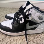 Jordan 1 Mid White Shadow Photo 0