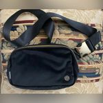 Lululemon  Velour Belt Bag 1L Black/Gold NEW Rare Authentic Photo 4