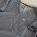  Technical‎ Co FIGS Technical Collection Scrub Top Women's XL V-Neck Gray Photo 3