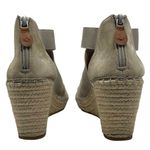 Gentle Souls Women’s 9.5 Kenneth Cole Charli Cross Elastic Wedge Sandal Mushroom Photo 4