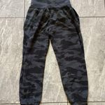 Athleta Jogger Pants Womens XS Petite Camoflauge Salutation High Rise Pocket Photo 2