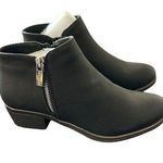 Nautica  women's size 6 black booties, nwt Photo 0
