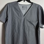 FIGS  Women Gray Scrub Shirt‎ Catarina Top size Large Photo 1