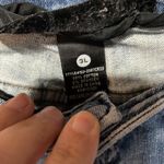 Refuge Distressed Denim 3L Photo 9