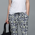 Lululemon Floral Print Women's Pants Photo 0