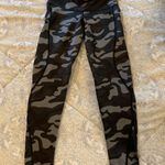 Vineyard Vines Reversible Leggings Photo 4