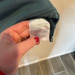 Lululemon  softstream Women's Pullover -size 8 Photo 2