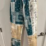 NWT White patchwork pattern high waisted white leg jeans Size M Photo 0