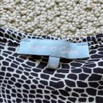 Violet+Claire  Black and Gray Patterned Blouse Photo 4