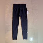 We Wore What  Seamless Circular Knit Leggings Black Medium yoga Photo 3