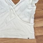 Billabong white / Cream ribbed cris-cross crop tank with Ruffled Sleeves medium Photo 4