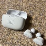 JBL Wireless Bluetooth Noise Canceling Headphones White Photo 2