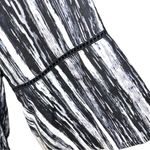 Gloria Vanderbilt Maurice’s cute black and white tunic with bell sleeves! New Photo 7