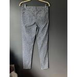 J. McLaughlin Women's Blue and Ivory Patterened Jeans Size 4 Photo 1